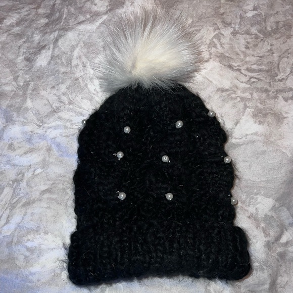 Betsey Johnson Beanie - Picture 1 of 4